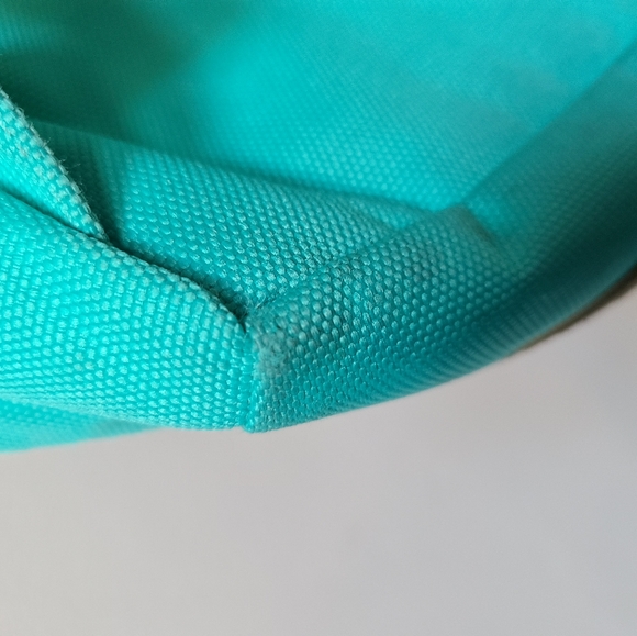 Bright and fun Northface backpack - Picture 4 of 7